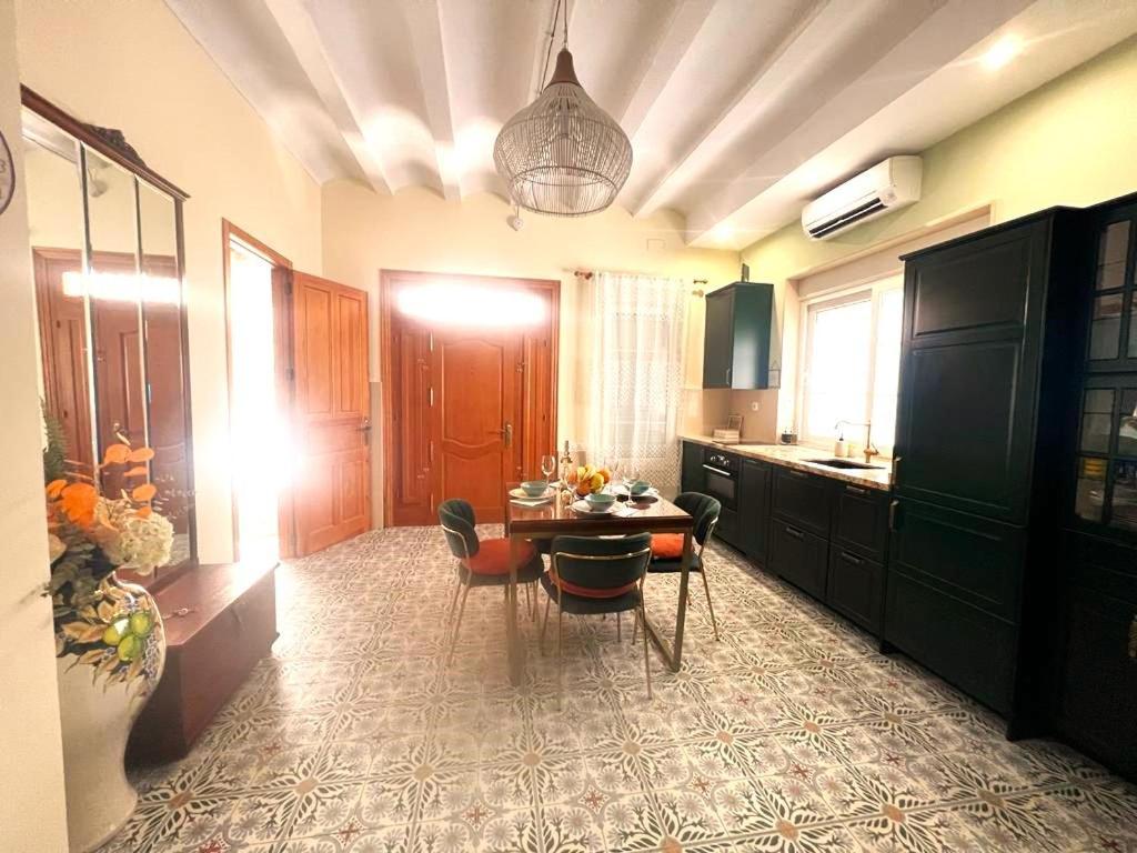 Esmeralda Apartment With Free Private Underground Parking فالنسيا المظهر الخارجي الصورة