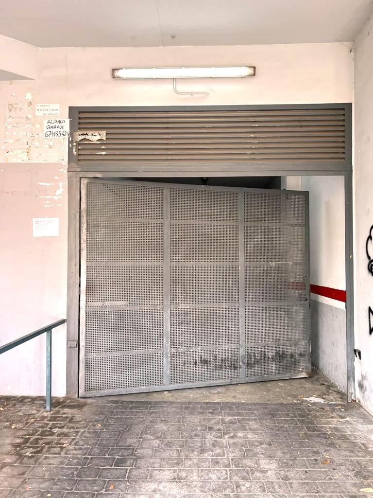 Esmeralda Apartment With Free Private Underground Parking فالنسيا المظهر الخارجي الصورة