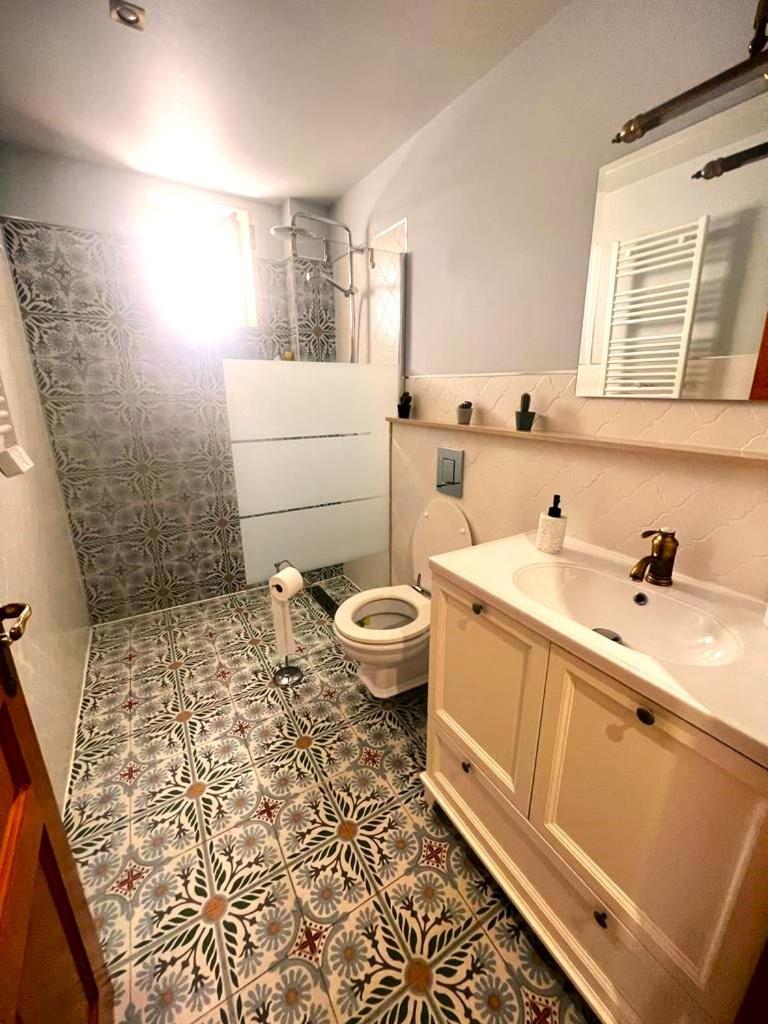 Esmeralda Apartment With Free Private Underground Parking فالنسيا المظهر الخارجي الصورة